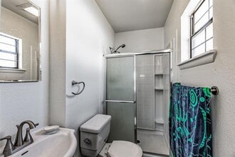 Building Photo - 2424 Nevada Dr