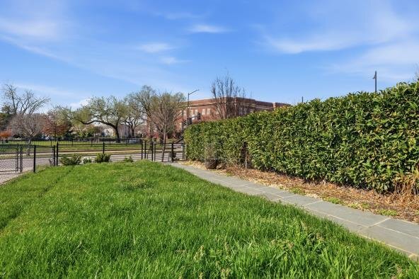 Foto del edificio - 1706 Massachusetts Ave SE