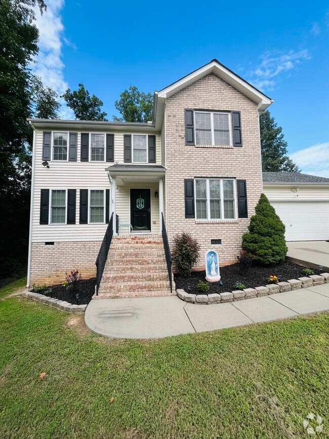 Beulah Oaks Apartments for Rent with Hardwood Floors Richmond, VA 1