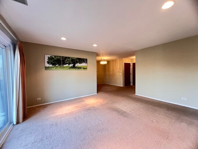 Building Photo - 1542 Heather Ct