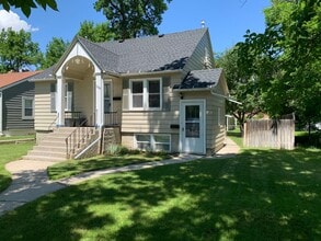 Building Photo - 109 Yellowstone Ave