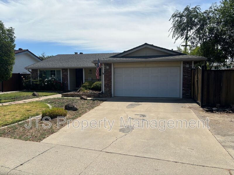 Primary Photo - 2128 W La Loma Dr