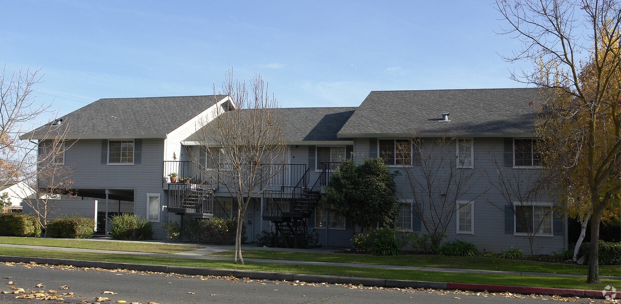 Building Photo - 2110 K St