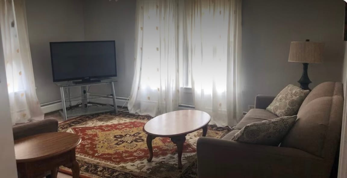 Living Room - 324 Laurel St
