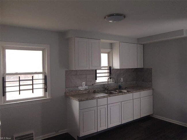 Building Photo - 9604 Hilgert Dr
