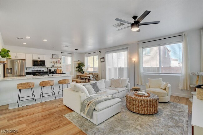 Foto del edificio - 5353 Harris Spring Ln