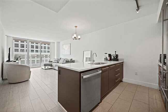 Building Photo - 500 Brickell Ave