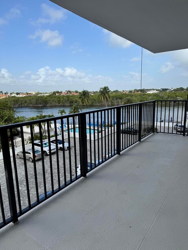 Building Photo - 4750 S Ocean Blvd