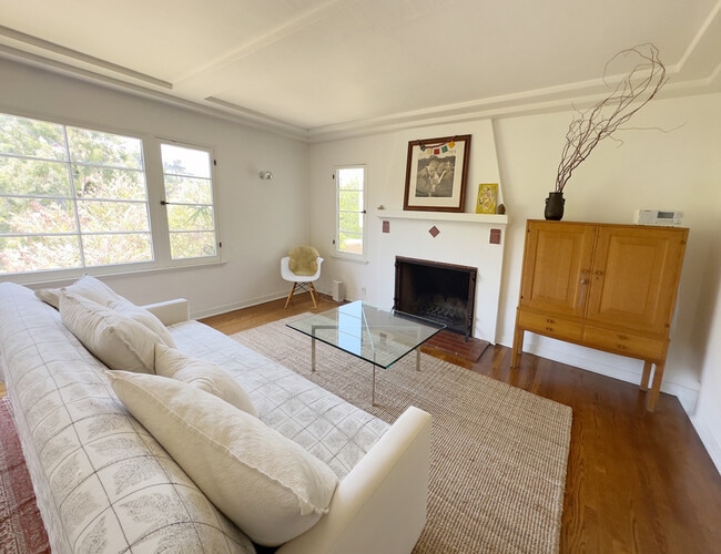 living room - 2415 Meadow Valley Ter