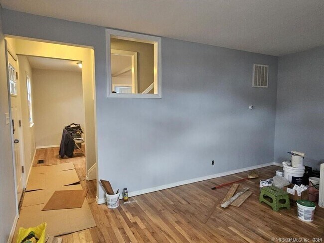 Building Photo - 258 Larkin Ct