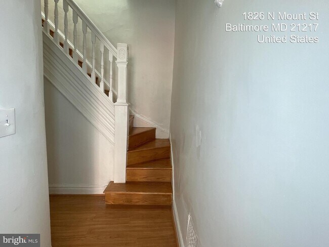 Building Photo - 1820 N Mount St