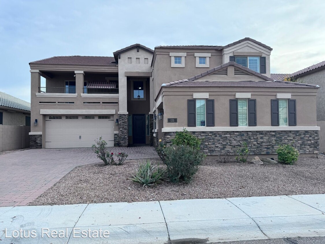 Foto principal - 6 br, 4.5 bath House - 131 E Havasu Pl.
