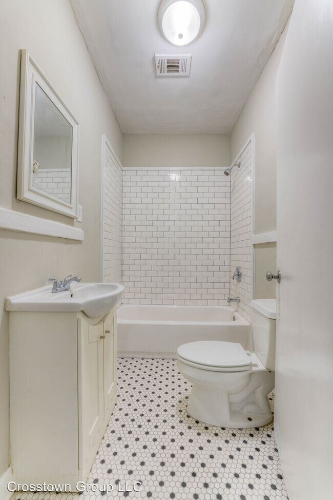 Foto del edificio - 4 br, 1.5 bath House - 215 N Merton St.