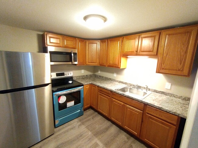 Building Photo - 46 Sunset Cir