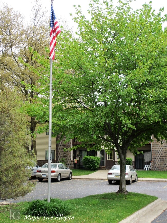 Building Photo - 500 Streeter St