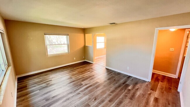 Foto del edificio - Beautiful Home In College Park!