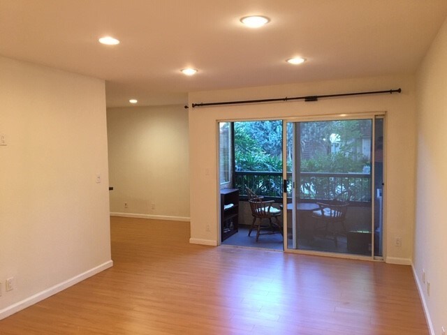 living room - 18307 Burbank Blvd