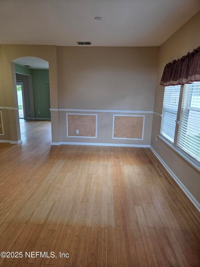 Building Photo - 1042 Drakefeather Dr