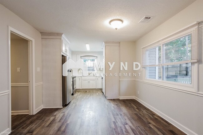 Building Photo - 4 br, 2 bath House - 7904 Red Lantern Rd