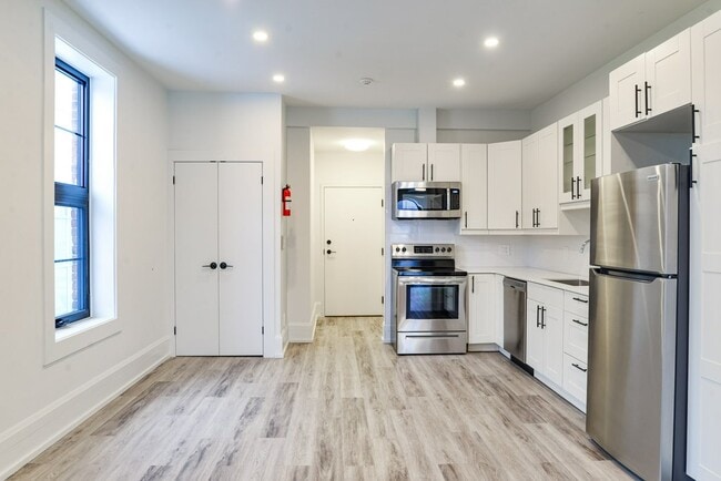 Building Photo - 2 Bedroom Loft Living in Downtown Orillia ...