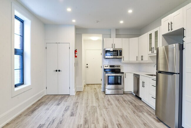 Photo du bâtiment - 2 Bedroom Loft Living in Downtown Orillia ...