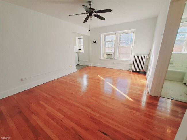 Foto del edificio - Studio, 1 bath Condo - 53 Prospect St Unit 3