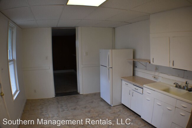 Building Photo - 1 br, 1 bath House - 117 Main St. 1st FL, ...