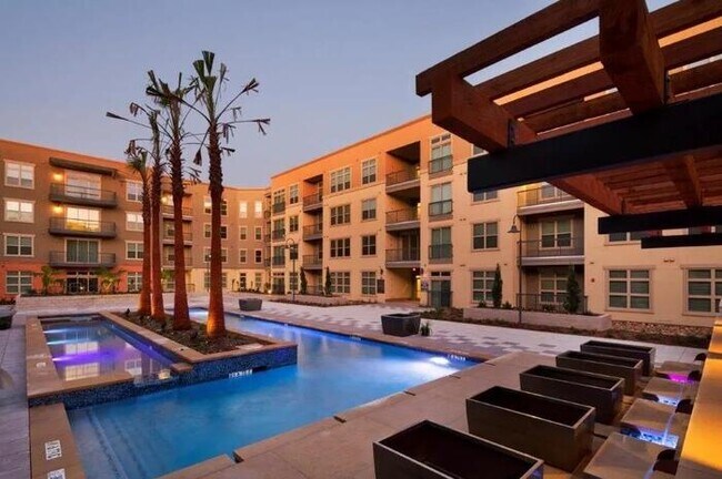 Foto del edificio - 301 E Cevallos St