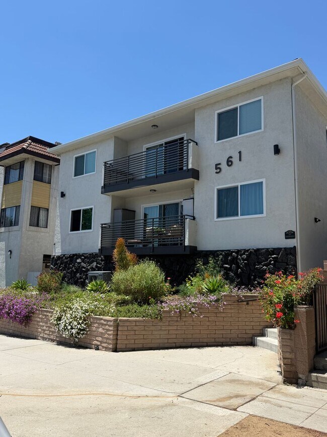 Foto del edificio - 561 E Orange Grove Ave