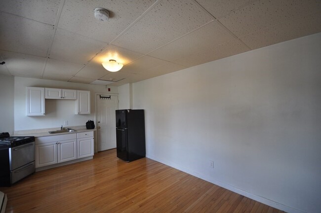 Building Photo - 7 Bowdoin St