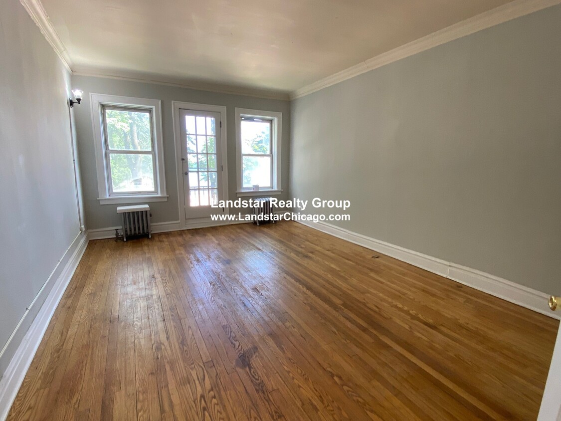 Primary Photo - 1053 W Pratt Blvd
