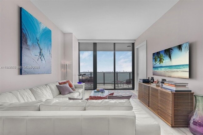 Building Photo - 480 NE 31st St