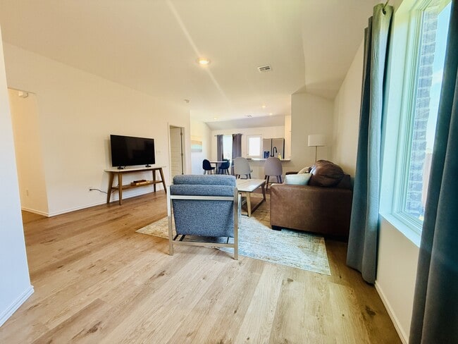 Foto del edificio - 5941 Bradford Pear Ln