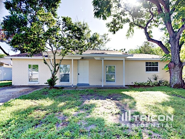 Building Photo - 1309 Fairwood Ave