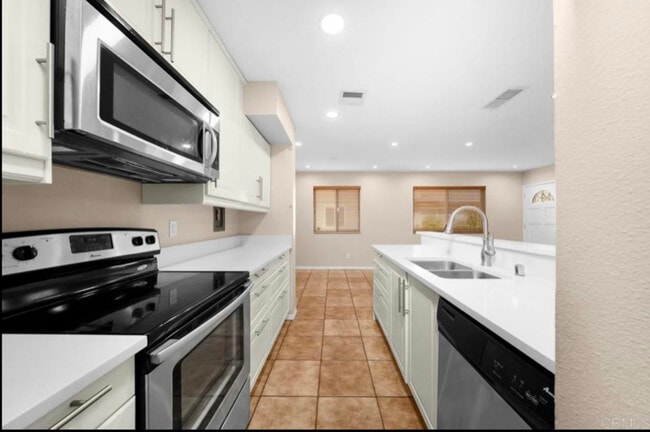 Building Photo - 9856 Buena Vista Ave