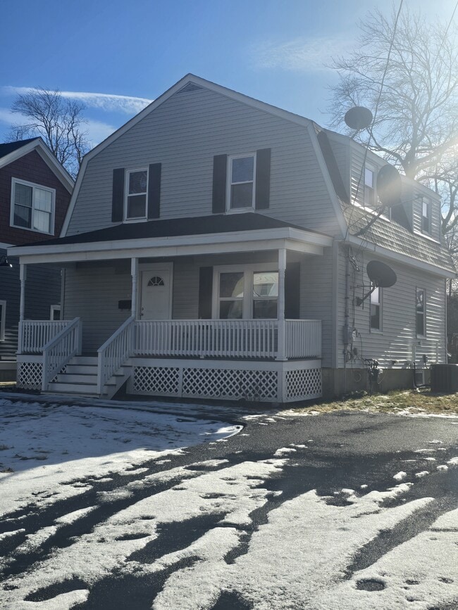 Building Photo - 35 Phillips Ave