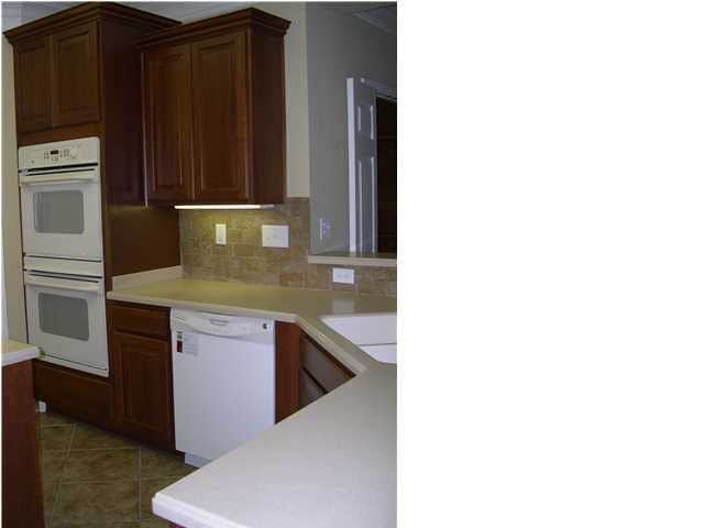 Primary Photo - 943 Somerset Dr