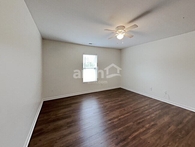 Building Photo - 6840 Horseback Ln