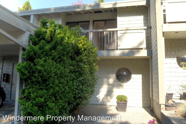 Foto del edificio - 3 br, 1.5 bath House - 22715 Lakeview Dr #J2