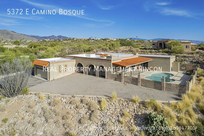 Foto del edificio - Location! Quintessential Tucson Classic is...