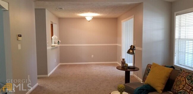 Foto del edificio - 6434 Pinebark Way
