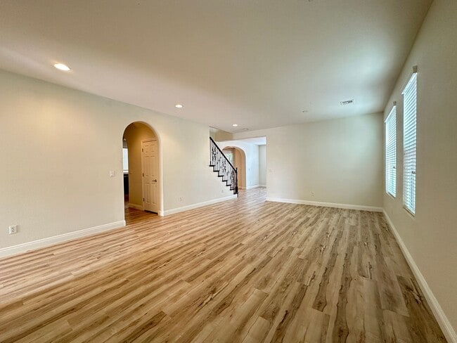 Foto del edificio - Bruce Woodbury Beltway & Charleston