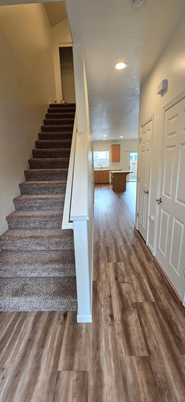 Foto del edificio - 18558 SW Takena Ct