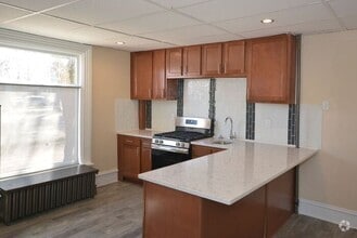 Building Photo - 1108 S Westnedge Ave