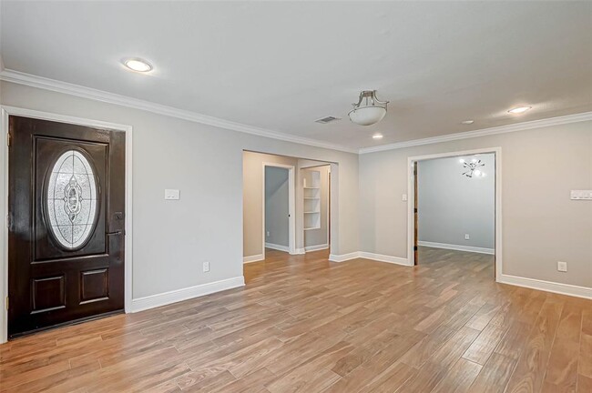 Building Photo - 5611 Nina Lee Ln