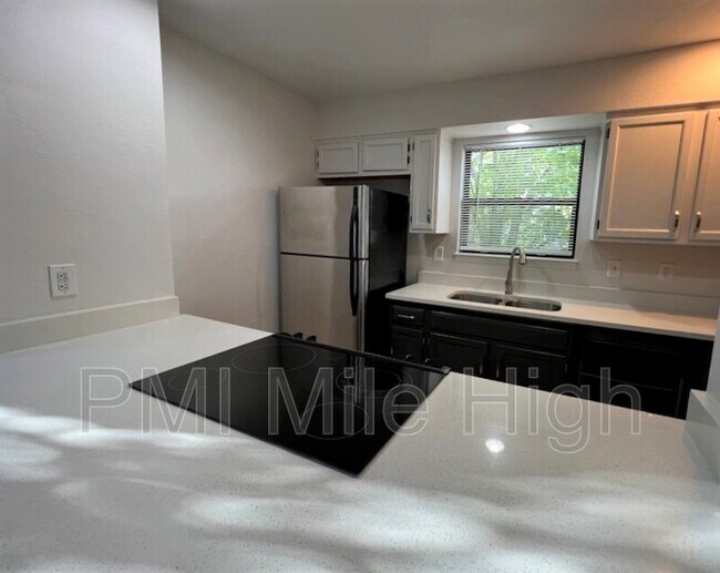 Foto del edificio - 1877 E 97th Ave