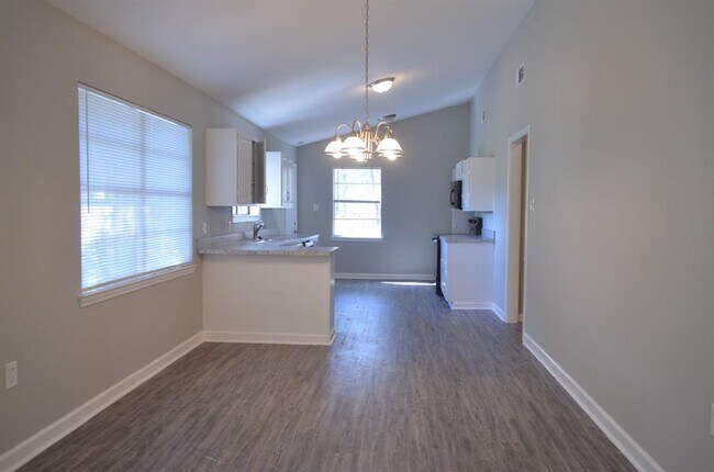 Foto del edificio - 129 Magnolia Ln