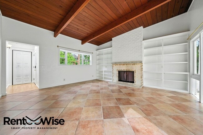 Building Photo - 2170 Clayton Dr