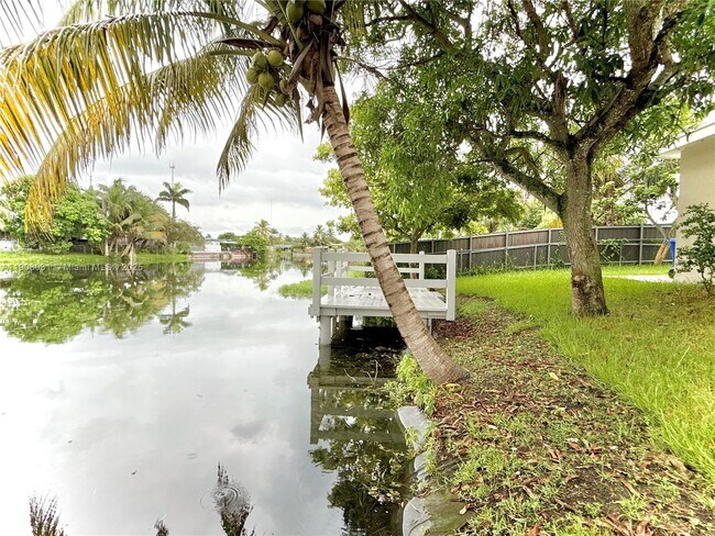 Building Photo - 6708 Camelia Dr