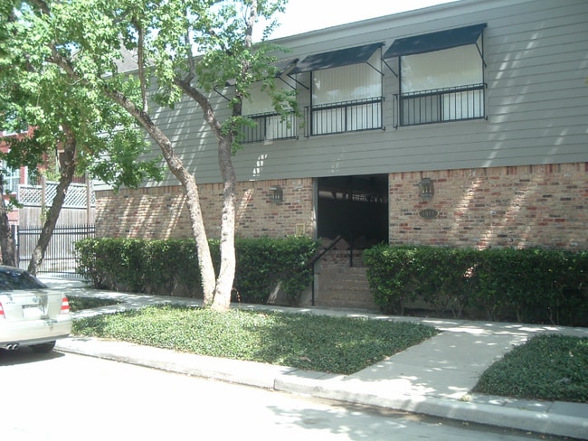 Foto del edificio - 1414 Castle Ct